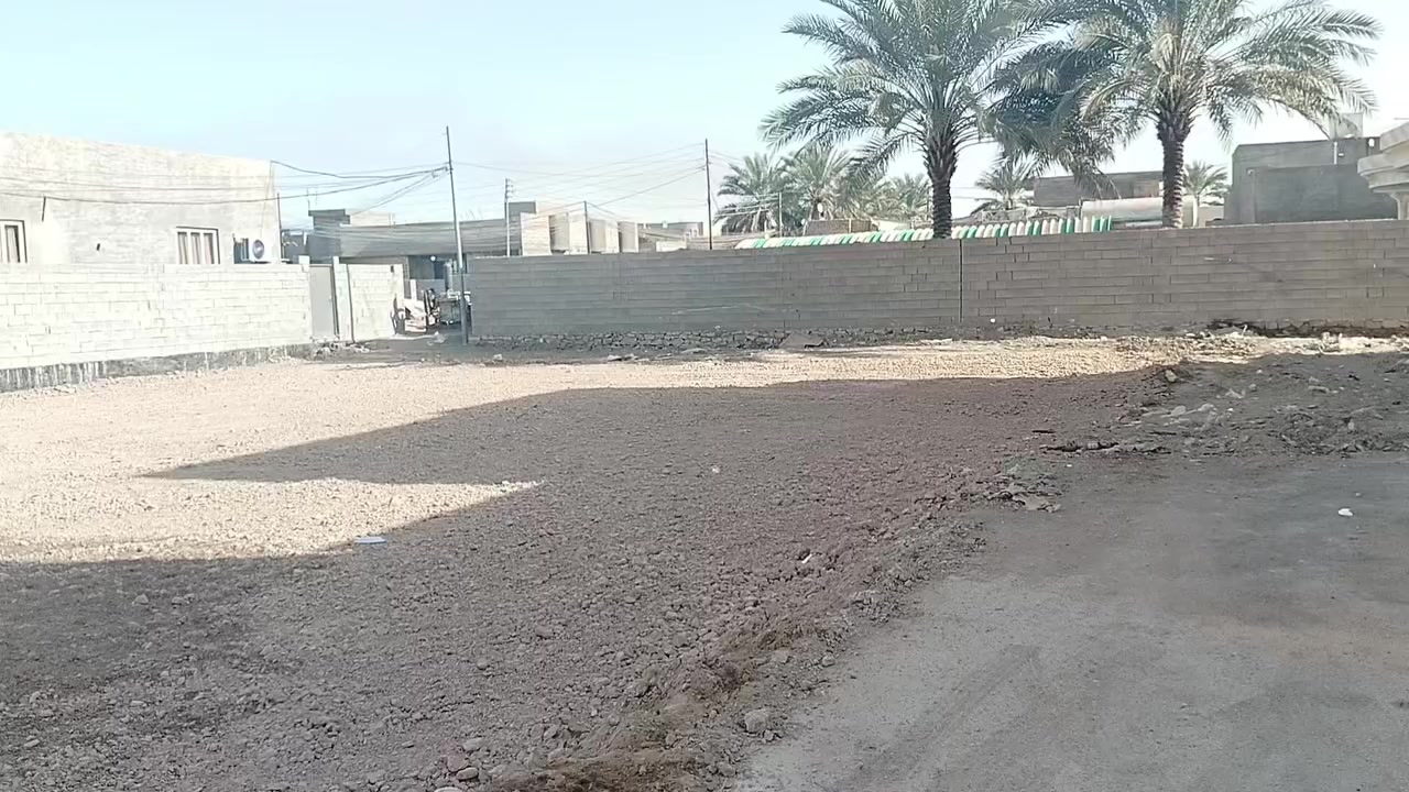 قطعة أرض للبيع طابو زراعي
مساحته 467
العرض 20.30م
النزال 23م 
الموقع شارع 40 خلف القند موقع مميز ع ثلاث شوارع 
للتواصل زيارة مكتبنا مكتب النورس مجاور مرطبات ادريم أو الاتصال بنا 
***********
