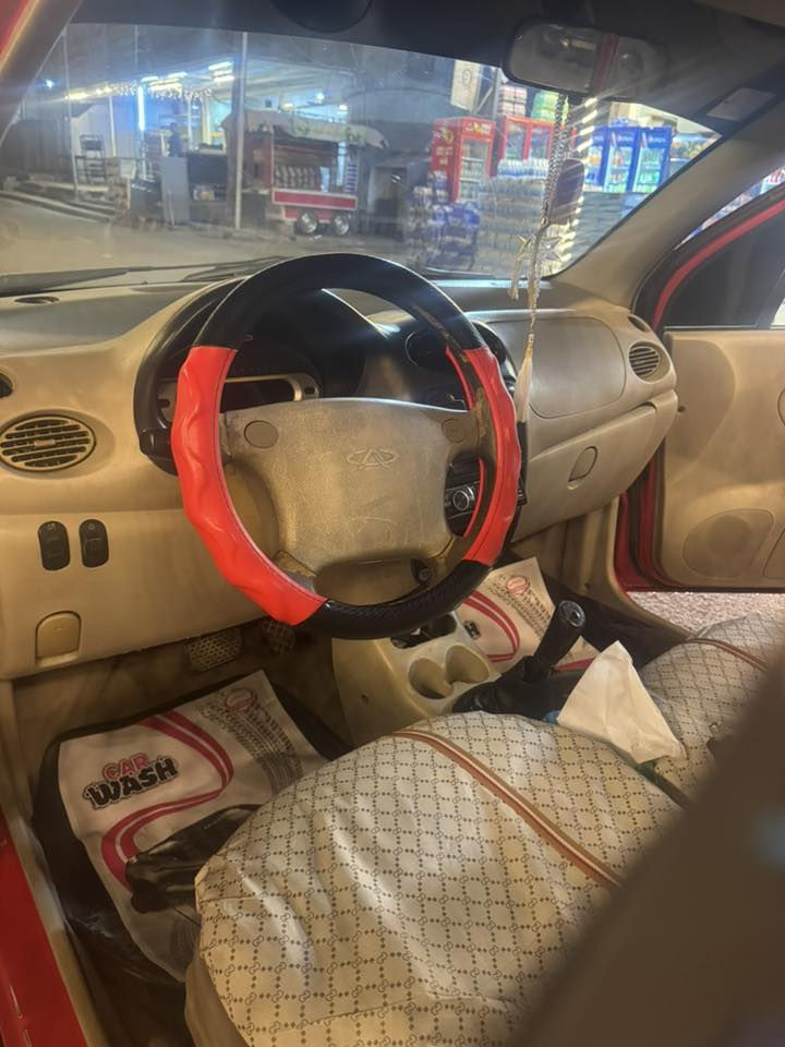 سلام عليكم كيو كيو ٢011 سعرها 29 ورقه  مجال بسيط   كير اوتماتيك  سنويه جديده مكفوله السياره بدون ضربه كير مكينه تبريد حداديه جاهزه رقم بغداد تحويل ثاني يوم بأسمي السياره  مكاني بغداد ***********
