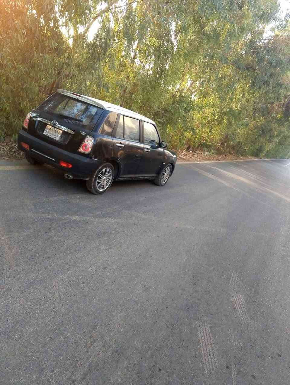 ليفان للبيع صدره تعبان يرادله ترتيبات السعر ٣٥ ورقه وبيه مجال مكان السياره بغداد صدر القناه رقم تليفون ***********
