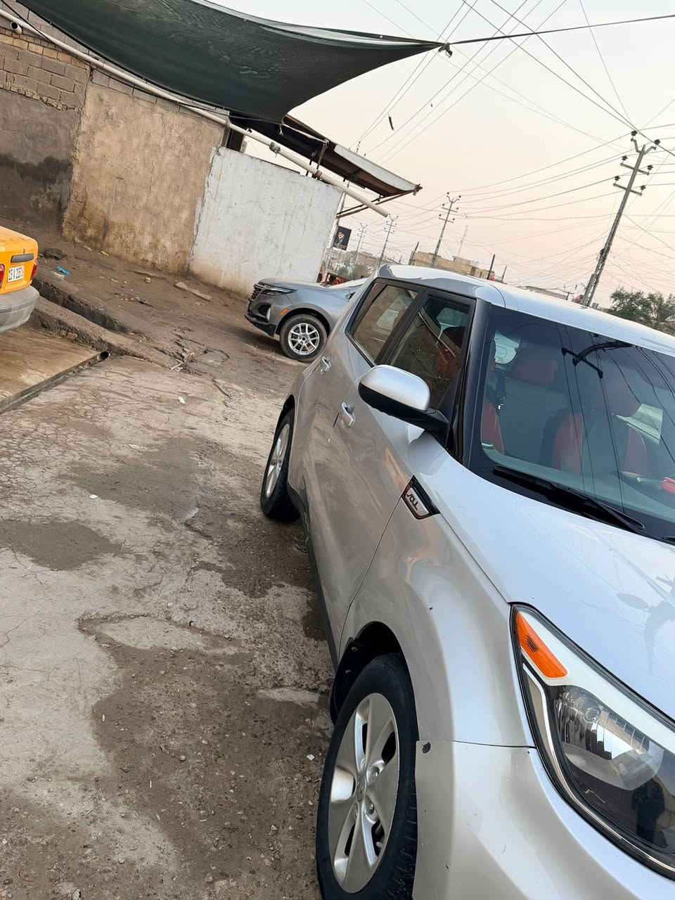 السلام عليكم سيارة صول مديل 16 رقم ميسان سنوية ل 28 حادثها جاملغ امامي شبر ومصلح بمكانة يعني ما مفتوح بدون داخل الاستفسار الاتصال ع رقم ***********
