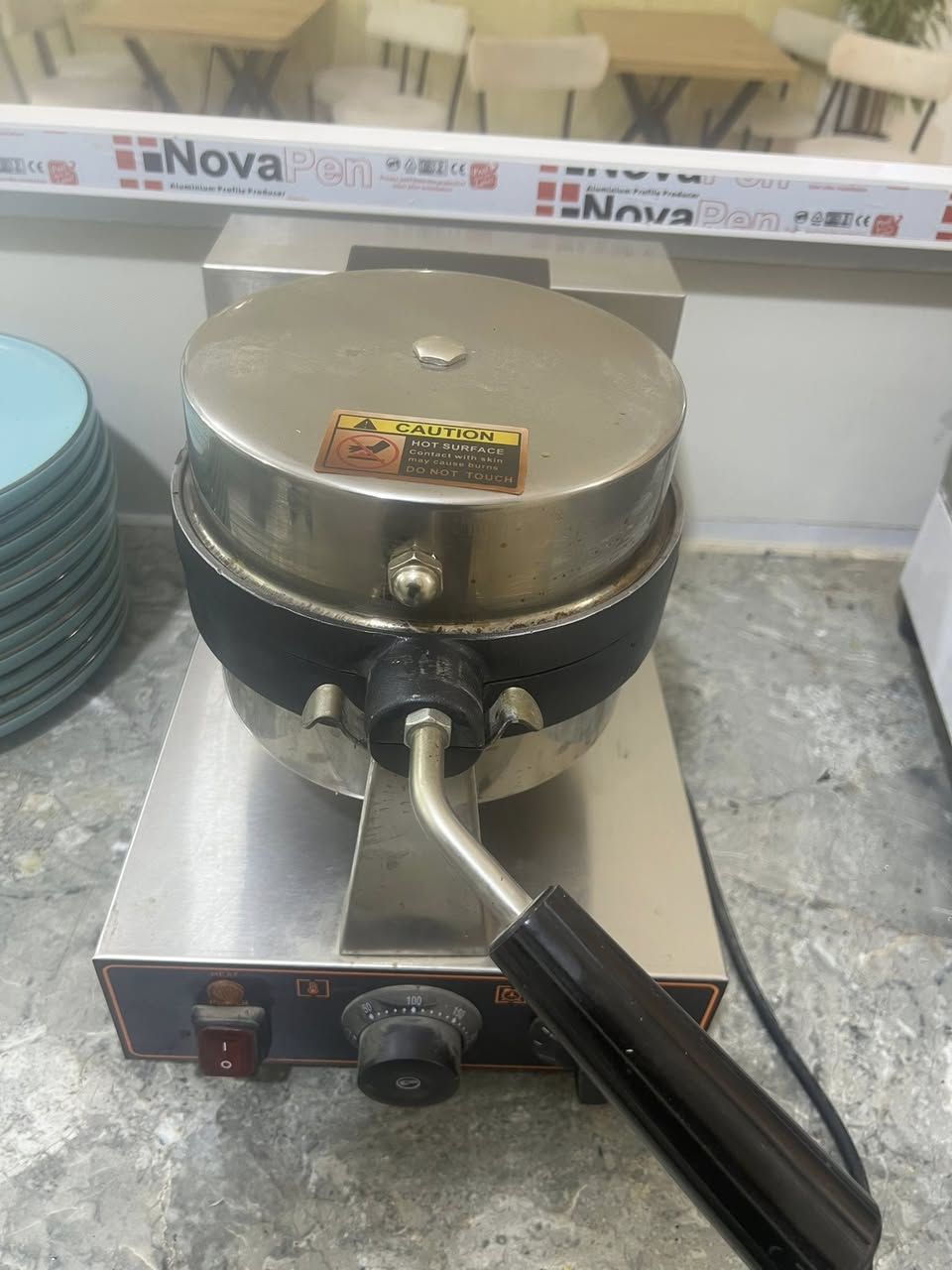 السلام عليكم غراض بارستا للبيع 

جهاز كريب 
جهاز وافل كريب 
كلاصات اكواب 
مواعيد نوعين 
معدات بارستا 
مستخدمات قليل جدا 

انا مااعرف اسعار المستعمل قيم واخذ بالي يرضى الله 

مكاني ذي قار الشطره 

للاستفسار اكثر مراسلتي على الخاص او الاتصال على الرقم 
***********
