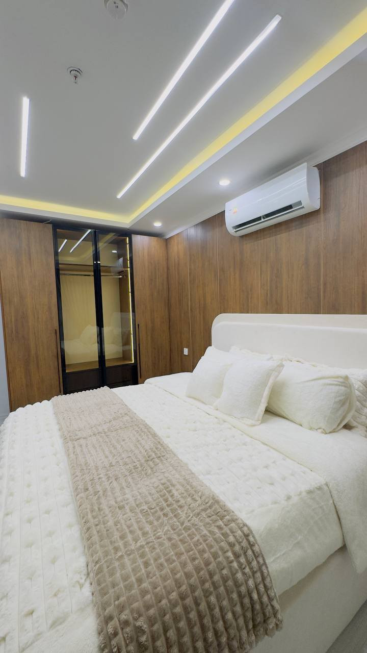 🔹شقة مؤثثة للبيع وللأيجار 🔹
-في مجمع واو تاورز 

-بموقع ستراتيجي و علی شارع 100م

-قریبه علی جامعة جیهان و تیشك و لوبناني فرنسي مقابل بنك جيهان

-تتكون من 👇

-مساحة 90م

-غرفة نوم

-صاله 

-مطبخ 

-صحيات

-طابق 13

- مجمع بها كراج لوقوف السيارات و حدیقة 
- ماي وكهرباء ۲٤ ساعة 
وكل الخدمات موجوده بالمجمع

للاستفسار اكثر اتصل علئ الرقم التالي ***********
