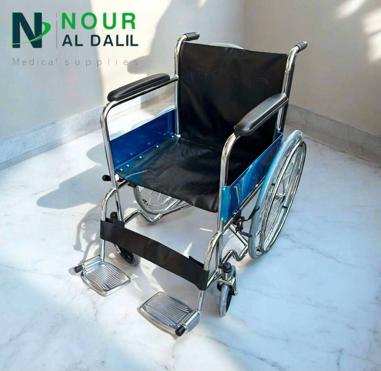 ✨ نقدم لك التميز من الكرار  للمستلزمات الطبية ✨
هل تبحث عن كرسي متحرك يجمع بين سهولة التنقل الفائقة والحل العملي للنظافة الشخصية؟ كرسينا المتحرك الجديد المصمم بعناية هو الإجابة.
لماذا تختار هذا الكرسي؟
🚀 وظائف متعددة: تصميم ذكي يدمج نونية (W.C) مخفية وسهلة الإزالة أسفل المقعد المريح، مما يوفر الكرامة والاستقلالية للمستخدم ويقلل الجهد على مقدمي الرعاية.
🛡️ هيكل متين وخفيف: إطار معدني مطلي بالكروم عالي الجودة لضمان الصلابة ومقاومة الصدأ، مع وزن مناسب لسهولة التوجيه والتخزين.
🛏️ راحة قصوى: مقعد ومسند ظهر بكسوة جلدية مبطنة وسهلة التنظيف. مساند ذراع مبطنة ومساند أقدام قابلة للتعديل وقابلة للطي.
♿ سهولة الحركة: عجلات خلفية كبيرة ذاتية الدفع للتنقل المستقل، وعجلات أمامية دوارة لسهولة المناورة في الأماكن الضيقة.
🔒 الأمان أولاً: مزود بفرامل خلفية موثوقة لضمان التوقف الآمن والثبات عند الاستخدام ككرسي مرحاض.
الكرسي المثالي لـ:
 كبار السن.
 ذوي الاحتياجات الخاصة.
 فترات التعافي بعد العمليات الجراحية.
💯 جودة مضمونة من "الكرار  للمستلزمات الطبية" - نحن نهتم بكرامتكم وراحتكم
☎️***********
موقعنا كربلاء المقدسة-حي العامل مقابل العماره الحمراء - مجمع بركات موسى الكاظم (عليه السلام )
#سكراب_طبي
#سكراب
#مستلزمات_الطبية
#مستشفيات
#كادر_الطبي #الاطباء #التمريض #تحليلات_مرضية
