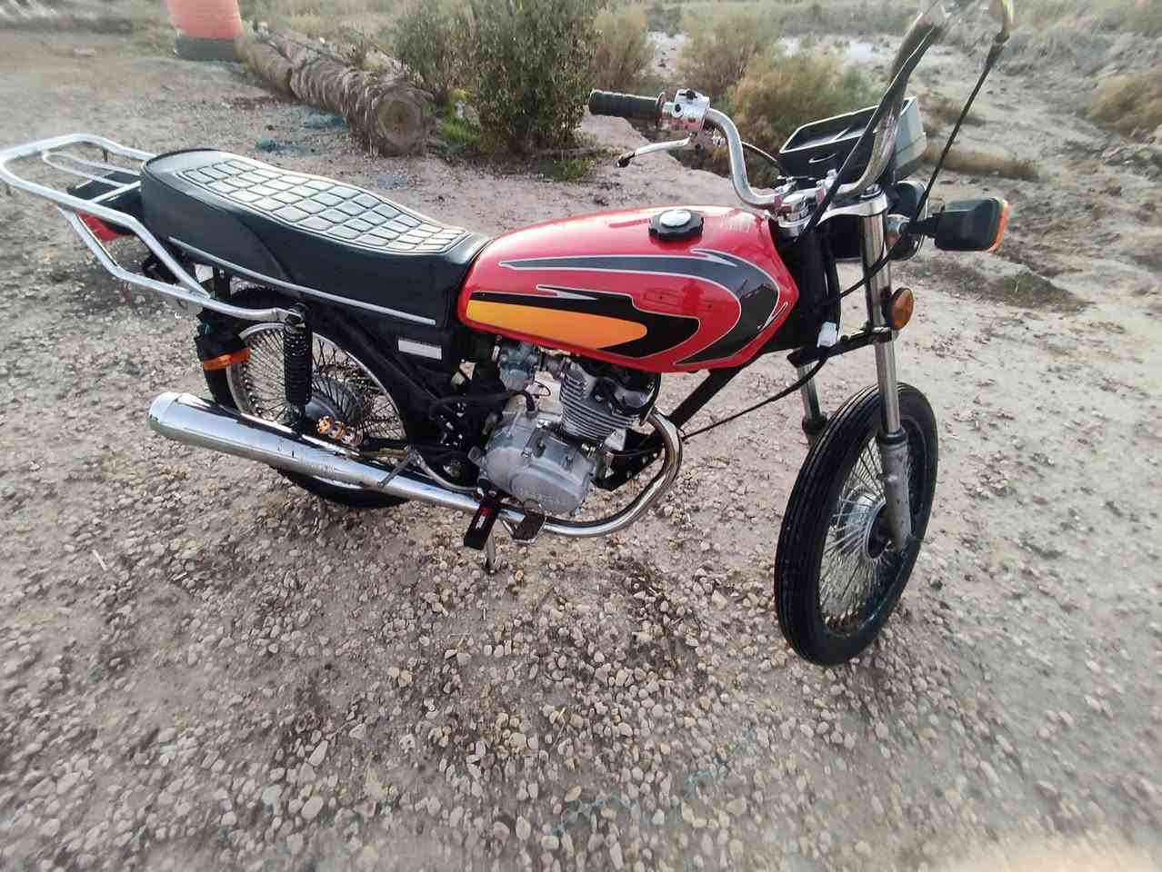 دراجه للبيع موديل 15 سعر 250 وبيها مجال***********
