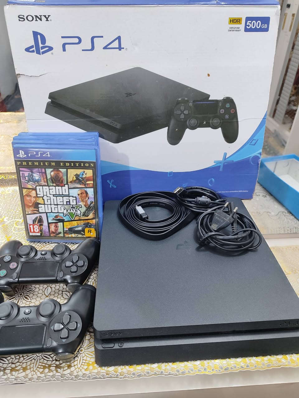 بلي 4سلم ذاكره 500كيكه
2جوستكات
4اقراص
جيتي اي
كريدس
فيفه 20
ايام مضت

بلي كامل وستعمال قليل رايده 300وبي مجال
*********** عنواني ميسان
