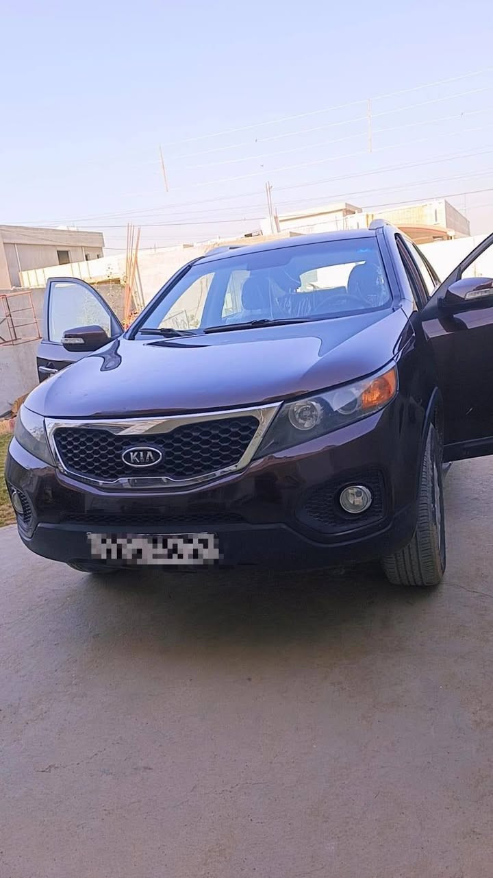 السلام عليكم
كيا سورينتو رقم بغداد باسمي سنويه لل 31/ موديل 13 امريكي جيدي آي كير كفاله مكينه قبل 20 يوم من شاده  تخم تاير حداديه  بيها قطعتين جهة السايق باب وجاملغ امامي بدون دواخل  موجود السونار عنوان بغداد الدوره هو رجب 
السعر 130 وبيها مجال
***********

