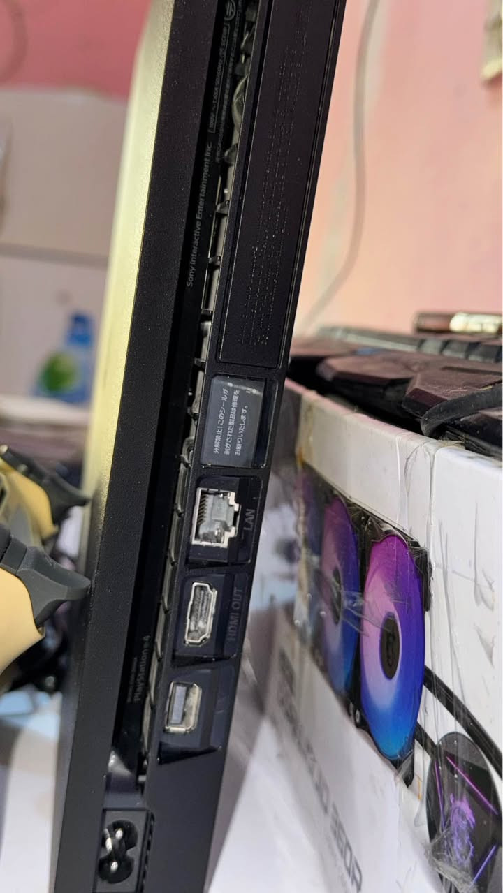 السلام عليكم 
ابلي 4 اسلم أولاين نضام 13.2 الذاكرة 500 كيكا نضيف كلش ومامستخدم هواي لوك ستيكر ويا جوستك وحدة أصلية وقرصين ذالاست أوف أس جزء 2 وبيس 2017 كامل ملحقات السعر 235 وبي مجال للشراي مكاني ديوانية _ حي الامين الاولى الاستفسار اكثر على الرقم *********** ديوانية, القادسية
