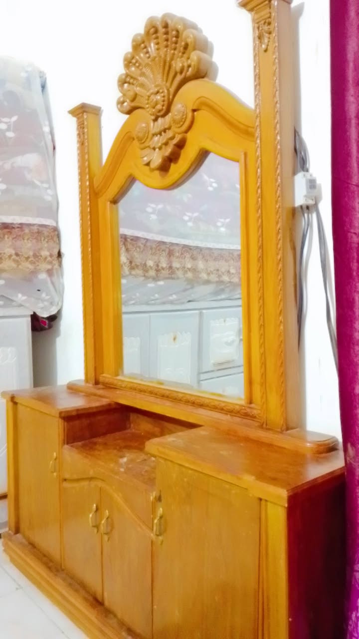 سلام عليكم 
غرفه جديده للبيع كلشش نضيفه وخشب صاج درجه جربايه موجوده غرفه مناقصها كلشي أوله سعر 650وبيها مجال ‏‪0782 370 3803‬‏
مكاني الغراف
