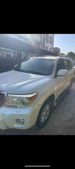 السلام عليكم..
لاندكروز موديل 2012 
6 سلندر محرك 4000
فول مواصفات 
مكفوله من صبغ وتبديل 
بيهه شخط بالجاملق جهه السايق واضح ومبين بالصوره باقي السياره كفاله حته الدعاميات بلاديه.. 
محرك كير ممفتوح ع وضع الشركه وشرط الفحص ..
ماشيه 236الف كم
رقم اربيل الدولي تحويل مباشر
مكانهه بغداد اليرموك الاربع شوارع
السعر 37 وبيهه مجال بسيط
للاستفسار الاتصال 
***********
