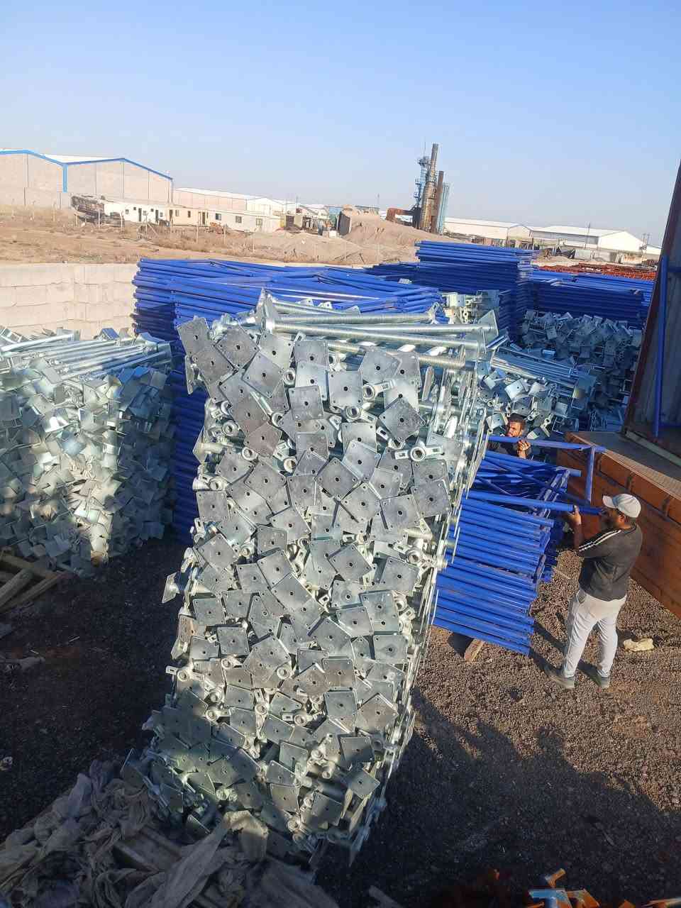 يعلن مكتب عبد شطب للتأجير سكلات تركيه جميع حجام وكميات كبيره عنوان بغداد ساحة الطيران  سعر مربع ايجار ٤٠٠ دينار توصل جميع المحافظات  ***********     ***********
