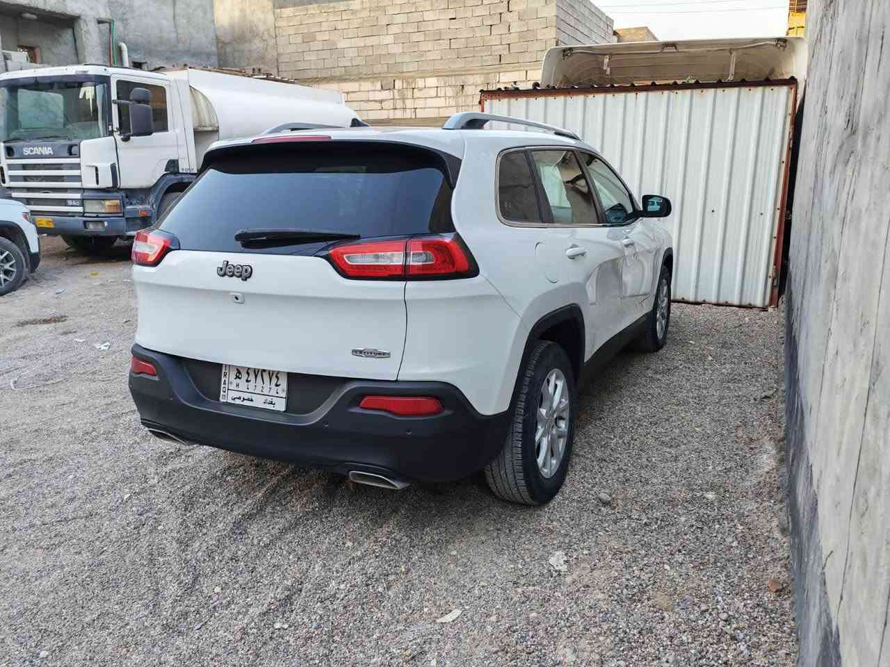 جيب بزون جديده السياره مديل 2017 السعر 135 للاتصال *********** البصرة, العراق
