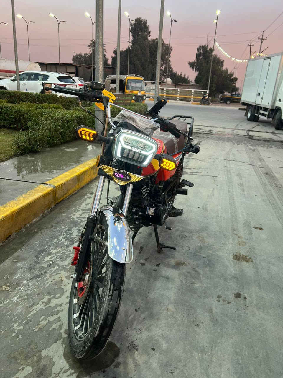 السلام عليكم للبيع دراجة سونك خمسه كير محرك 200cc موديل 2024 نازله
بل 2025 الدراجه جديدة ما ناقصة اي شي

تخم تاير🛞 جديد 

دبل إشارة و يمنة و بسرعة🔜🔙

دبلات امامي خلفي جدد 🏍️

لايت عالي ناصي 

دشبول شاشة

سلف هندر نكرة 

الدراجة واحد على واحد 💯

محرك ناعم خير من الله
مكاني الشعب 📌
سعر 850 وبيها مجال 💲


**إذا كنت صاحب هذا الإعلان وتريد حذفه لأي سبب، رجاءا أرسل رسالة إلى الدعم الفني**