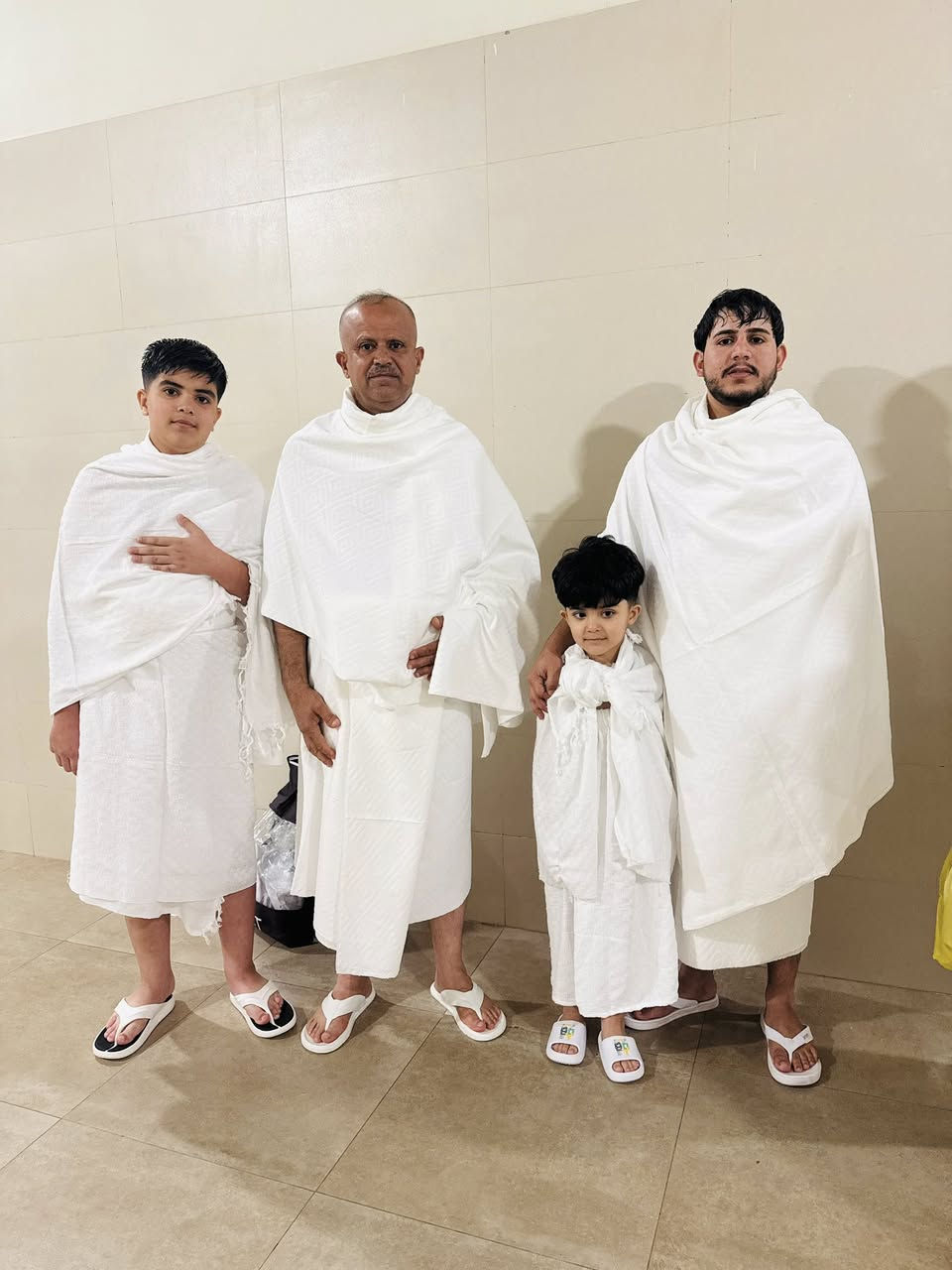 بعد التوكل على الله
عُمرة ذو الحجة 1447هـ 🌙
 🕋 المتعهد: محمد عايد الشمري 
✨ خدمات راقية • تنظيم متميّز • راحة وعبادة 
🚌 برنامج الرحلات البرّية
2 ليلة في المدينة المنورة 3 ايام - ⁠
5 ليالٍ في مكة المكرمة 6 ايام 
📍 السكن: محبس الجن
(٧٥٠)بري مع( ٣) وجبات طعام يوميا... الراغبين بالذهاب جلب جوازاتهم 
       موعد الرحلة بعد العيد
      2026/6/4
🕌         السكن المميّز
🏨 المدينة المنورة: المنطقة المركزية
🏨 مكة المكرمة: محبس الجن
✨ بإدارة متميّزة وإرشاد ديني متخصص لخدمة المعتمرين الكرام 
📦 يشمل البرنامج الكامل
✅ الفيزا
✅ السكن
✅ النقل الداخلي والخارجي (باصات VIPحديثة ومكيّفة)
✅ ثلاث وجبات يوميًا (بوفيه مفتوح) 
✅ زيارات دينية لمزارات مكة والمدينة
✅ سفرة ترفيهية اختيارية لأسواق مكة والمدينة
✅ الإقامة في أفضل الفنادق
🎁 هدايا مميّزة لكل معتمر
• إحرام للرجال
• إحرام للنساء
• حقيبتان صغيرة وكبيرة
• كتيّب الحج والعمرة
• باج تعريفي 
📍 للحجز والاستفسار
📞***********
