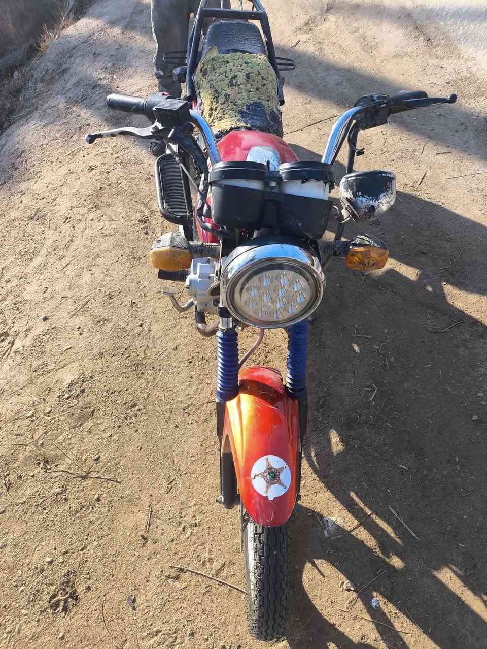 سلام عليكم دايون كلك كلك للبيع كفاله عامة ضايعة اوراقها للبيع سعر 450 بيها مجال حك جيه هندر واحد دراجه فول صحاوه كهربائيات شغاله كله شغال بس باتري نقصها مكاني كربلاء شارع رابط
***********
