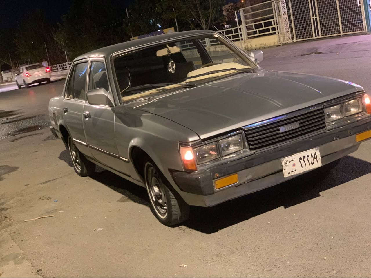 TOYOTA (CRONA 1981) 
‎فول فول کلاسیکە چەکوشی پێوەنیە
‎کامل بۆیاخ کراوە بۆجوانی بێ دەعم و لێدران 
‎گێڕو مەکینەی بیلادیە بەشەرت
‎٤ گێڕی مەکینە بچوکە بانزین کەمەخوات
‎تەبریدە بەلام دەستکاریەکی کەمی ئەوێت کامل عەشیایە
‎٢ جام کارەبای هەمووگیانی ئیشەکات
‎تەحویلی عەسڵی بەشەرتی حاسیبەوئەوەلیات
‎نموونەیە لەجوانی و وەصفی زیاتریش هەڵەگرێت   
‎نرخی (21$) گەلا قفڵ 
‎جوابی کۆمێنت نایەمەوە لەگەڵ ڕێزم
‎مشتەریت پەیوەندی بکە لەخزمەتام 
‎قیست و ئاڵوگۆڕم نیە و لە سلێمانیم تویمەلیک 
‎*********** ژ.م السليمانية, العراق
