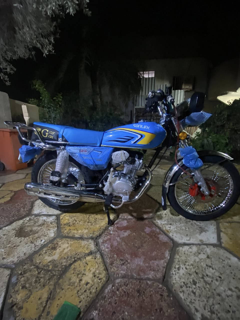 من رخصة صاحب الگروب.....

السلام عليكم ورحمة الله وبركاتة 

دراجه تايگر2025  الباب الأول 

اربعه4 كير

الدراجه ماناقصهة كلشي منين ماتجيهة كامله 

مامتعوبه ولامشتغله دلفري ولاهم يحزنون 

الدراجه تريد خيال 

لا اكثر ولا أقل تاخذه ماتحط عليهة ربع 

ماشيه 950خت الزيرو

صالنصه كاتم المكينه خرسه

وتجي وتشوف شوف العين ومانختلف 

السعر 775وبي مجال بسيط حگ الجيه
المكان سامراء
***********اتصل
