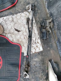 ذراع ماسحات كورلا 93 مع ماطور ماسحات يسرى للبيع مع بصمه تشغيل عن بعد 0...