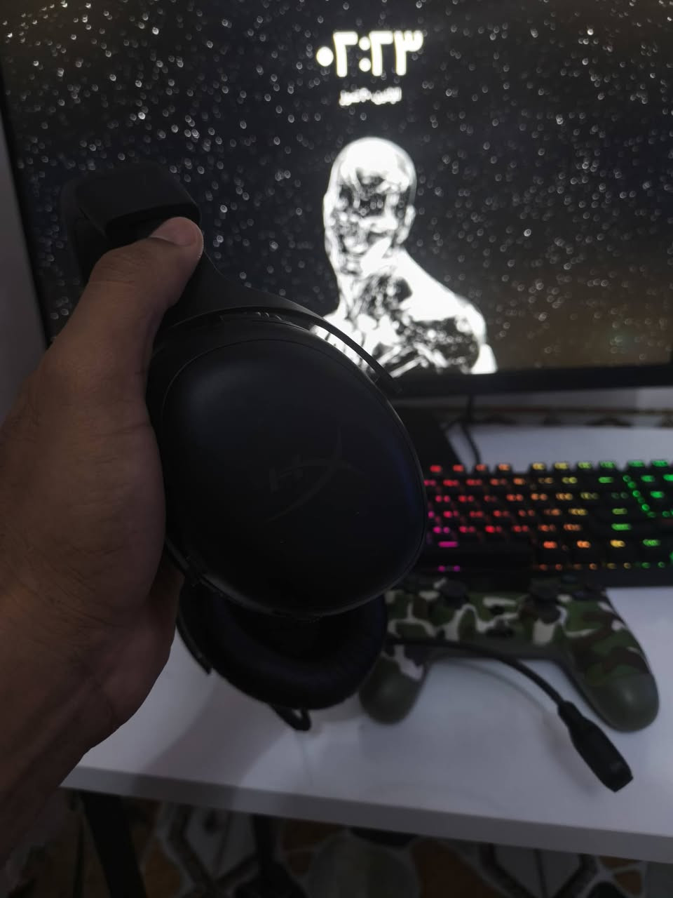 للبيع PC Gaming تجميعة كاملة – استعمال شخصي 3 أشهر فقط 🔥
💰 السعر المطلوب: 2,100,000 دينار عراقي بي مجال
🖥️ مواصفات التجميعة:
🎮 كرت الشاشة:
RTX 5060 Ti 3X
السعر: 785,000 د.ع

⚙️ المعالج:
Intel Core i5-14400K
السعر: 225,000 د.ع

💾 الرامات:
TG DDR4 16GB 3600MHz
السعر: 325,000 د.ع

⚡ التخزين:
WD Black Edition 1TB SSD M.2 PCIe 4.0
السعر: 300,000 د.ع

🛠️ اللوحة الأم:
ASUS PRIME B760-PLUS D4
السعر: 195,000 د.ع

❄️ التبريد المائي:
SAMA SM360 PRO ARGB Liquid Cooler
شاشة مدمجة تعرض صور أو فيديو أو GIF.
السعر: 180,000 د.ع

🔌 مزود الطاقة:
Cooler Master MWE 650 V3 650W (80+ Bronze)
السعر: 90,000 د.ع

🖤 الكيس:
GAMEMAX Infinity Plus Mid Tower ATX – Black
السعر: 135,000 د.ع

🖥️ الشاشة:
Gigabyte GS27QA
27 إنج – 2K QHD (2560×1440)
IPS – 180Hz – 1ms
السعر: 250,000 د.ع

🎁 الملحقات:
🖱️ الماوس : Glorious Gaming Model D Wired (Glossy Black)
السعر: 75,000 د.ع

⌨️ كيبورد : Redragon K552 Kumara RGB 80% Mechanical
السعر: 55,000 د.ع

🎧  سماعة : HyperX Cloud III
السعر: 120,000 د.ع

🖱️  ماوس باد : Havit HV-MP901 RGB Mouse Pad
السعر: 20,000 د.ع

🎮 يدة تحكم بلي 4
السعر: 25,000 د.ع

💻 النظام: Windows 11 Pro

📌 ملاحظات:
✅ جميع القطع مع علبها (الكارتونات) الأصلية.
✅ استعمال شخصي لمدة 3 أشهر فقط.
✅ الجهاز نظيف جدًا وجاهز للاستخدام، ولا يحتاج أي صيانة.
🎓 سبب البيع الوحيد: أحتاج المبلغ لتسديد أقساط الجامعة، ولا يوجد أي عيب أو مشكلة في الجهاز.
💰 السعر: 2,100,000 دينار عراقي بي مجال
واتساب : ***********

