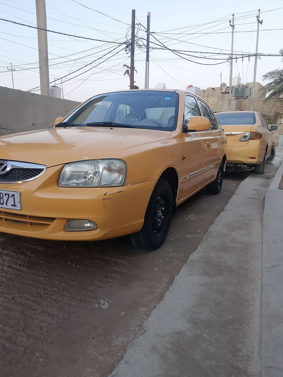 السلام عليكم فيرناء موديل 2014 مامعيودة على وضع الشركة
بسمي مصفرة هيئة وغرمات السيارة غاز +بانزين 
كير مكينة حدادية تبريد كلهن بحالة جيدة بيهة بس الجاملغ مطخوخ بدون دواخل مكاني كوت ***********
