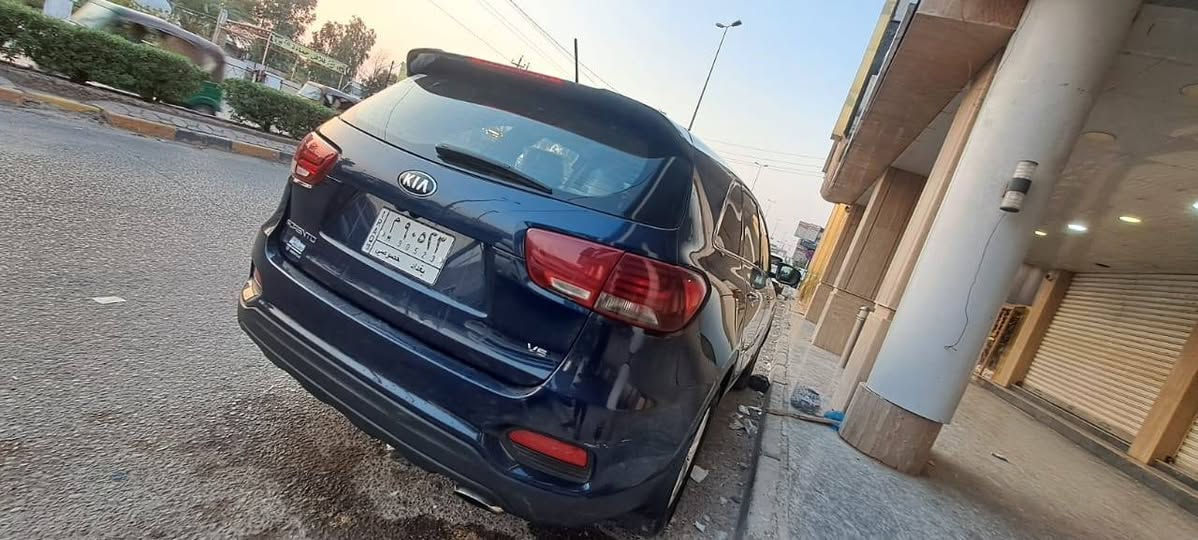 السلام عليكم
سيارة سورنتو موديل 2019 للبيع
اللون حبري
وارد امريكي 6 سلندر
رقم بغداد
نص فول 
السعر 200$
المكان ميسان
للاتصال ***********

