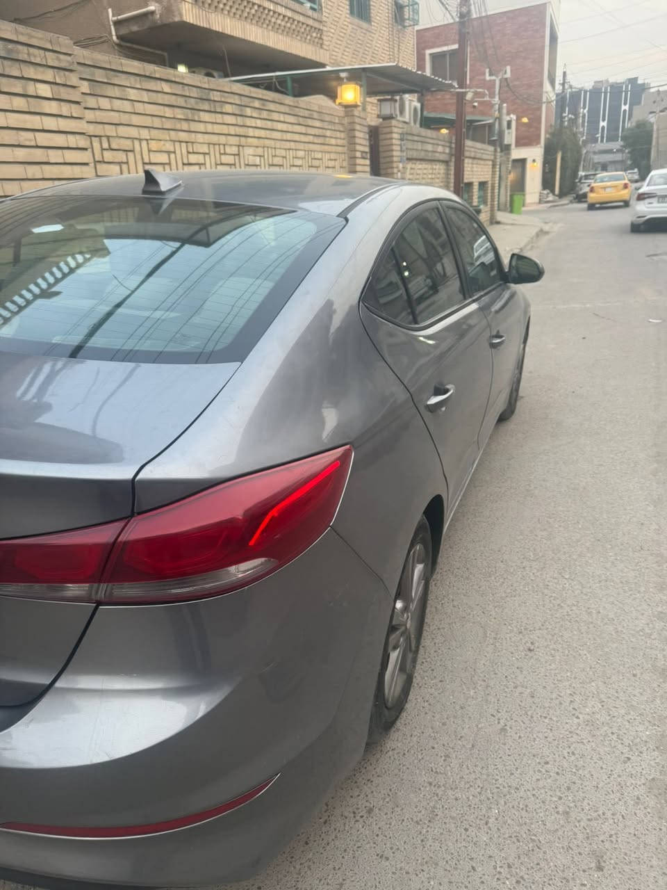 السلام عليكم للبيع النترا 2018 وارد امريكي رقم بغداد مواصفات عادية حادثها بسيط جدا بدون ايرباك
رقم بغداد بيها صبغ قطع بدون حادث سبب الصبغ شخوط بسيطة وصبغناها صور السيارة قبل الصبغ بلتعليقات
مكينة جديدة هسه شديتها مال كيا فورتي 2023 صدر جديد سيارة خير من الله 
السعر 110 وبيها مجال بسيط للاستفسار واتساب فقط *********** او مراسلة ع خاص
