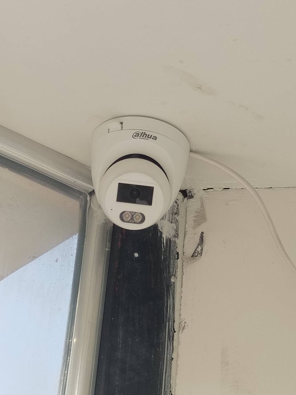 على بركة الله تمتنصيب سستم كامرات مراقبه
تجميع من ماركة دهوا اصلي 5 ميكا بكصل الوسكلر
لمطعم وكافيه بيت القصيد في مدينة المدحتيه الحمزه الغربي 8 كامرات غطت جميع المطعم بالكامل
#منتظر_سعد للتنصيب وصيانة كامرات مراقبه ***********
