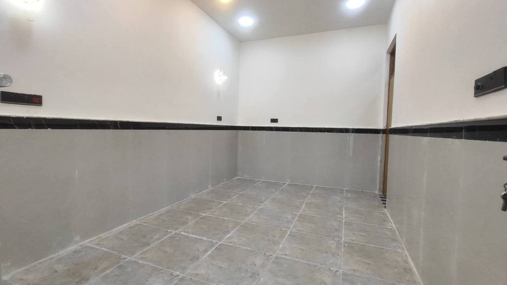🏢دار للبيع طابو صرف جاهز للتحويل : 
حي نهاوند قرب البطاقه الوطنيه 🏢المساحة: ( 100متر مقابل ساحة)
جديد فارغ حالياً يتكون من غرفة وصاله ومطبخ واستقبال وصحيات
مكتب عقارات هدى ميسان 🏡عنوان المكتب حي نهاوند 
المكتب مجاز  من قبل الدوله
للاستفسار الاتصال رقم الهاتف 
        او مراسله واتساب 📞
*********** ضياء ابو اميرالكعبي 
ملاحظه: توجد لدينا عروض أخرى في محافظه ميسان مركز المحافظه عمارة, ميسان
