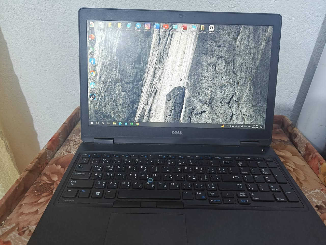 لابتوب دل الجيل السابع بالة امريكي وياه شاحنة اصلي و ماوس وجنطة الحجم الكبير 16.5 حجم الشاشة يشغل دقة فول hd اشتريتة كتبت بي بحث التخرج وحاليا ما احتاجة شرط الشغل السعر 250 اذا واحد يريدة يراسلني ويدلل


**إذا كنت صاحب هذا الإعلان وتريد حذفه لأي سبب، رجاءا أرسل رسالة إلى الدعم الفني**