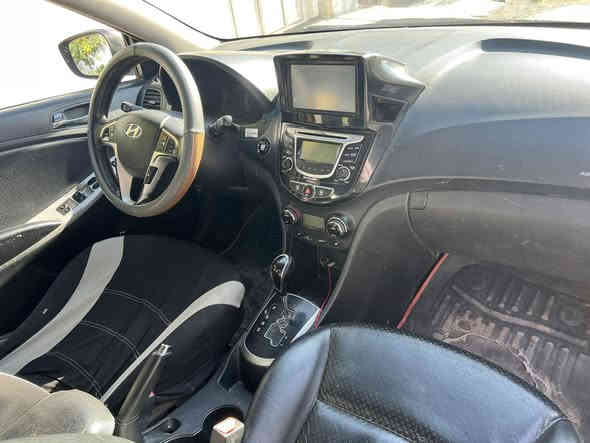 كسنت مضلع 2013ادوات 
بصمه تشغيل بصمه بل ابواب تبريد تدفئه كير محرك شرط تحكمات ستيرن كهربائيات كلها شغاله صدر نص عمر  السياره مقحله ومصبوغه عام جديدللجماليه فقط (43)وبيها مجال بسيط  

ويرهم للمراوس حسب القناعه 

‭0782 236 5915‬
