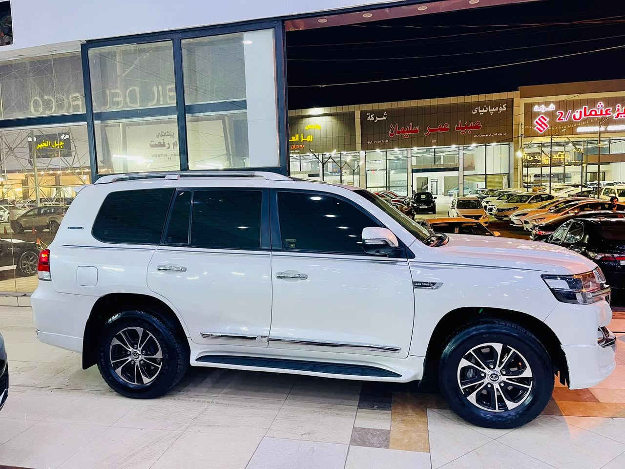 Toyota Land Cruiser 2017 GXR V6 شركة جيهان سيارة بس قطعة واحدة صبوغ بدون دواخل عنوان اربيل 
***********
وتسأب
