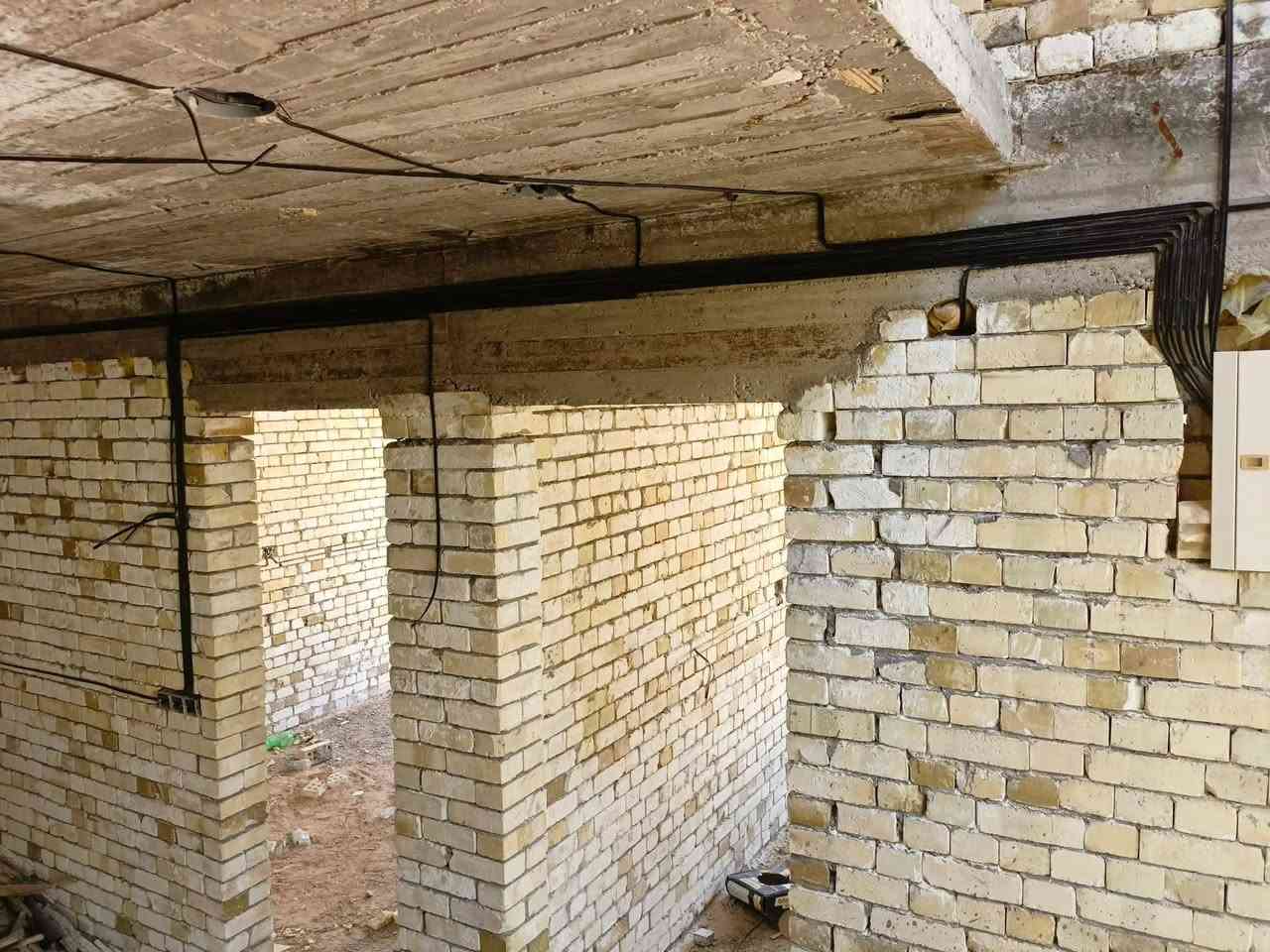 تأسيس كهربائيات بيوت
تأسيس سمينز
تسليك
تقفيل
بواري
وكافت الكهربائيات 
نصيب سبالت  وصيانه داخل المنزل
يعني مايحتاج تفتحه وتحير بي 
بيتك اسوي وتدللون 
العنوان بغداد 
***********
***********
