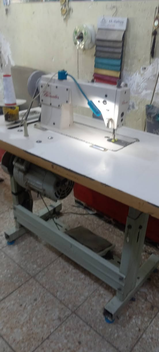 مكينة للبيع السعر ٢٠٠ عنوان بغداد حي العامل رقم ***********
