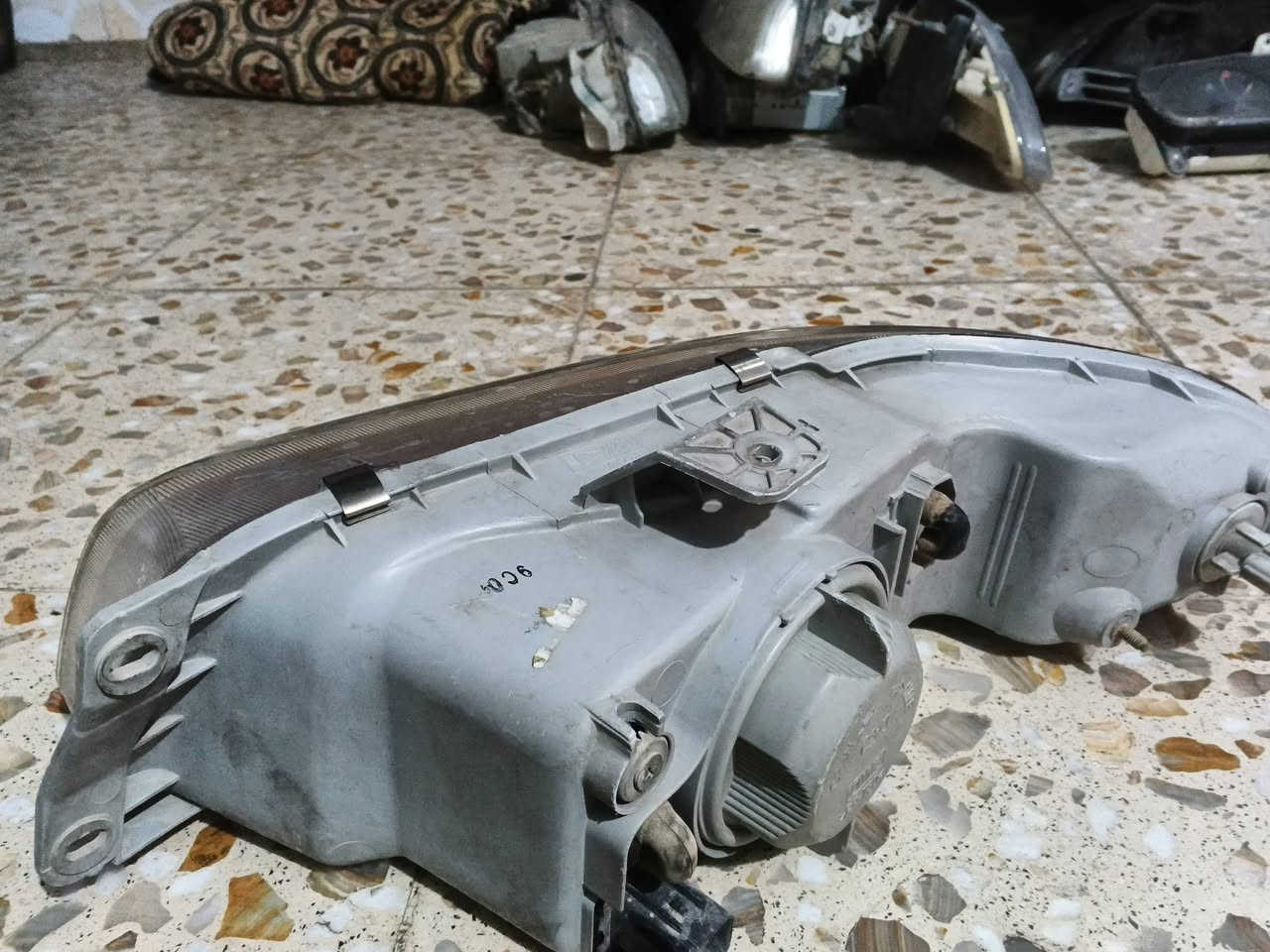 السلام عليكم متوفر مازده تك جهه اليمين نوبرا 96 و97 شرط حاويه بالباكيت وزوج مري اليحتاجهن يتصل ***********
