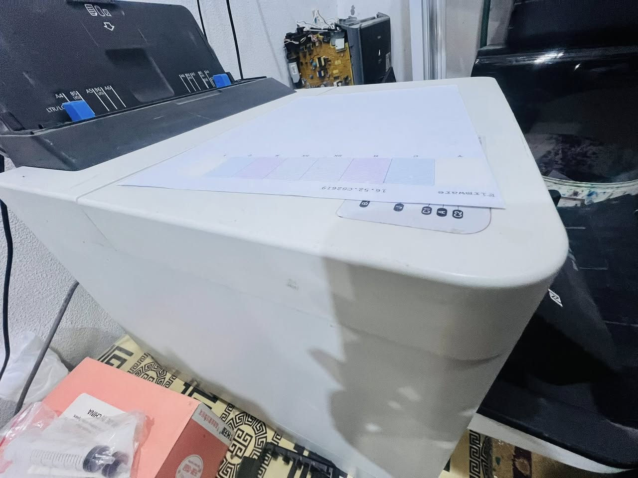 طابعة ابسون 5210
طباعة من الحاسبة والموبايل فقط طباعة بدون سكنر 
كل التفاصيل مذكوره بالفديو 
واتس اب ***********
