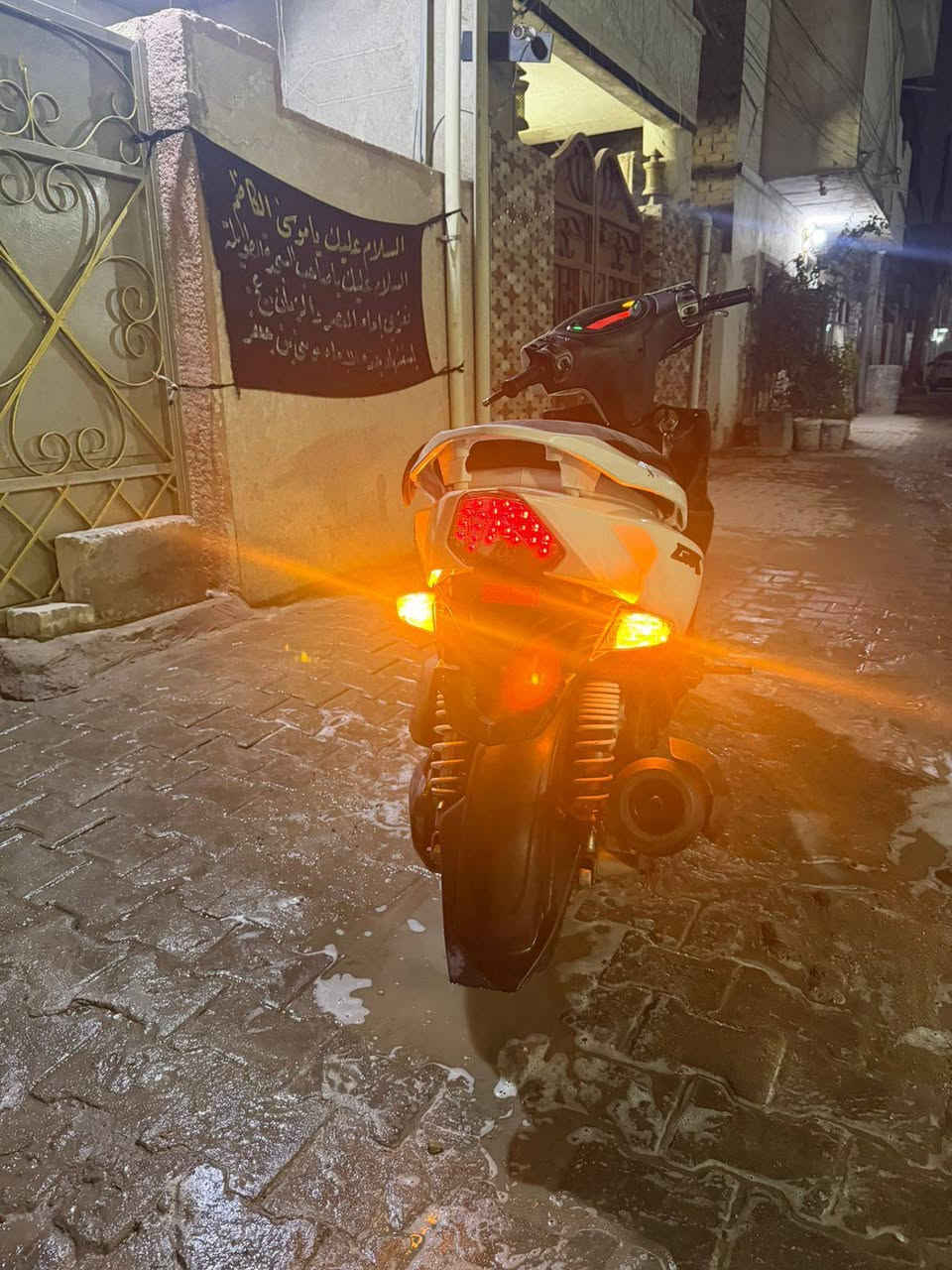 سلام عليكم شبابنه الطيبه الدراجه للبيع كفاله من مكينه من دبلات من كلشي بس البجم بس كسر قطعه الي شراي خل يراسلني وبخدمته ***********
