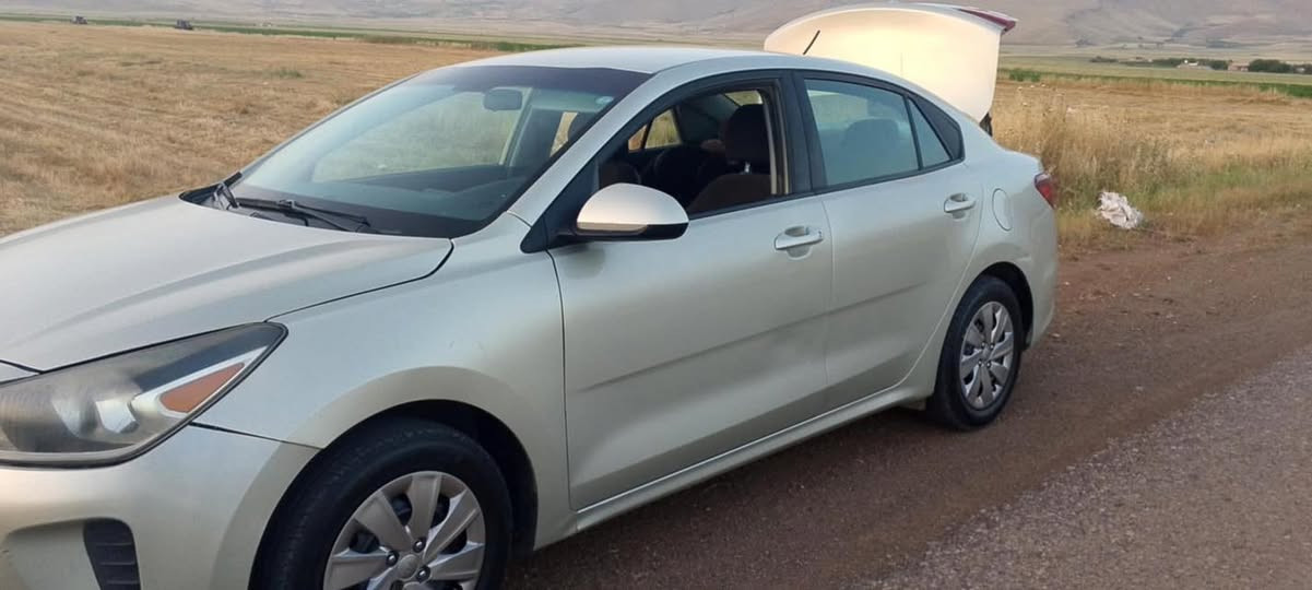 کیاڕیۆ مۆدئل ٢٠١٨
سەیارەکە ئەمریکیە بۆنیدو چەمەلۆخی بۆیاخە
سەنەوی ٣ڕۆژە بەسەر چوە
مواسەفاتی S 
گیڕ ئۆتۆماتیکو عادى
دوگمەی سپۆڕت 
نیزامی eco
تحدیدسورعەو سوکان ڤۆلیۆم 
گئڕو مەکینەو ساردوگەرم و تەقەورەقە بەشەرت 
٦٥هەزرامایل ڕۆشتوە سەیارەکە  
١٠٤گەلاو مامەڵەیەکی کەم 
***********
