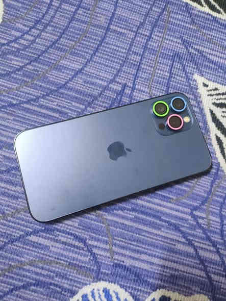 اي فون 12برو ماكس للبيع ذاكرة 256 الجهاز نضيف بشرط الحاسبة مبدل شاشة فقط بطارية بلادية 71 السعر 350الف قفل ***********
