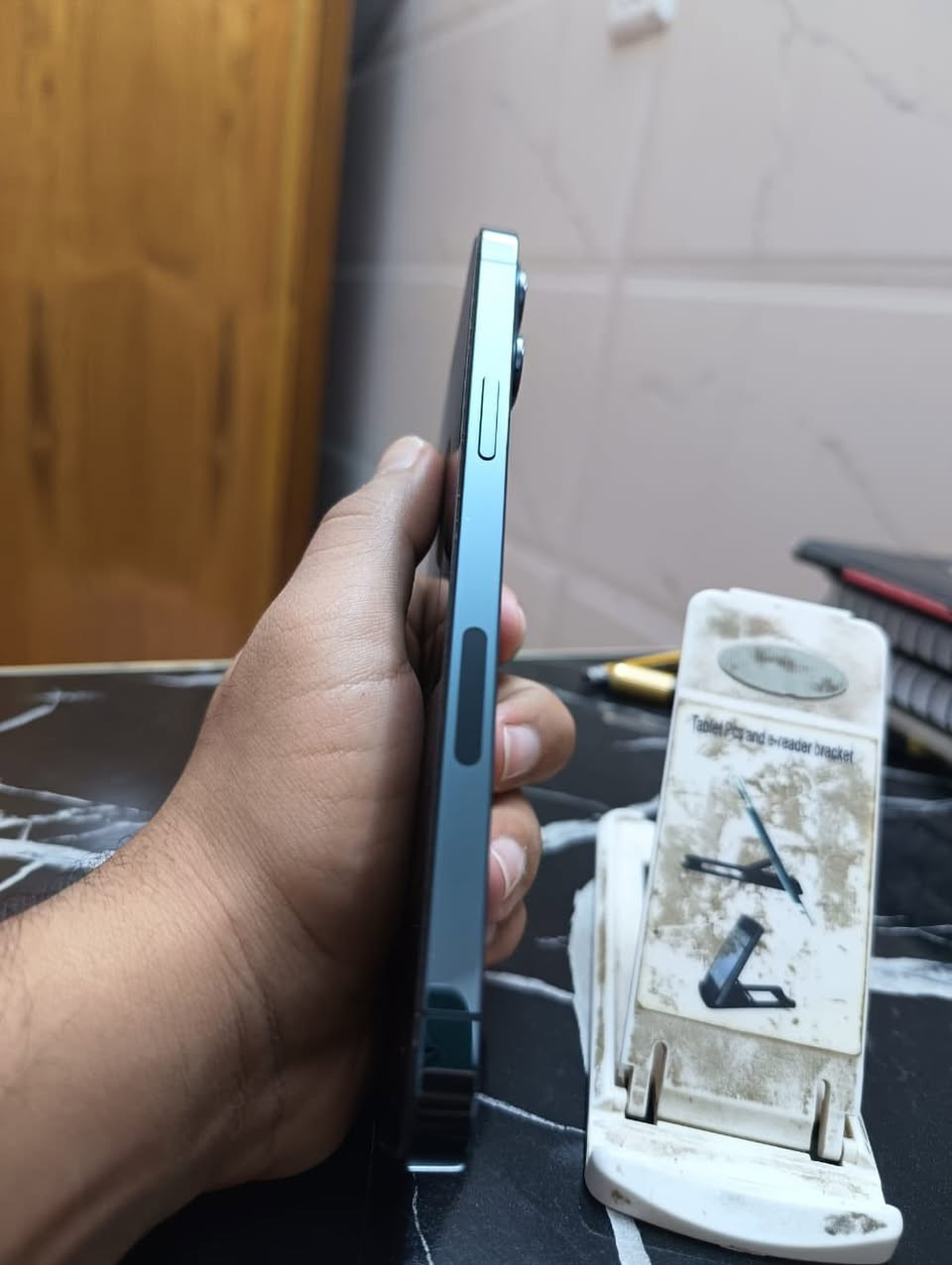 سلام عليكم  iPhone 12 Pro MAX تليفون نضيف تجي وتشوفه بعينك وتفحص وين ماريد مآبي ولا شخط مكفول من كلشي وتر بروف ذاكرة 256 والبطارية 85 العنوان بغداد الجديدة السعر 525 وبي مجال الشراب يتفضل خاص


**إذا كنت صاحب هذا الإعلان وتريد حذفه لأي سبب، رجاءا أرسل رسالة إلى الدعم الفني**