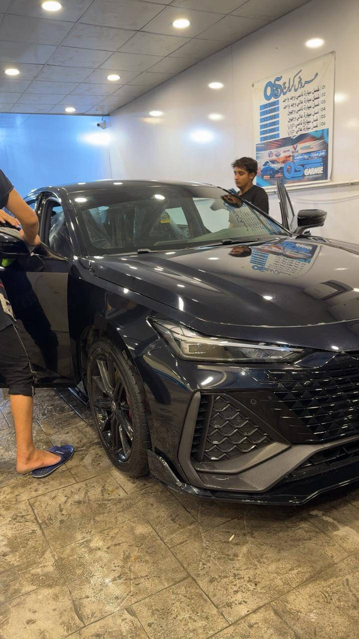 السلام عليكم شانجان  يو ني ڤي موديل 24 ماشية 27800 وقابل للزيادة بعدها على وظع الشركه  محرك 2000 تيربو السيارة صاروخ مكان السيارة التاجي  السعر 175 وبيها مجال بسيط حك الجية *********** 
***********
