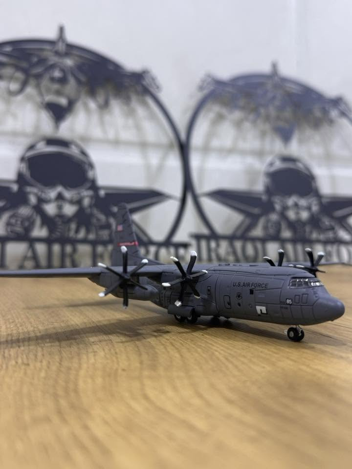 مجسم طائره C130 🇺🇸
معدني 
حجم1/200
80 الف


**إذا كنت صاحب هذا الإعلان وتريد حذفه لأي سبب، رجاءا أرسل رسالة إلى الدعم الفني**