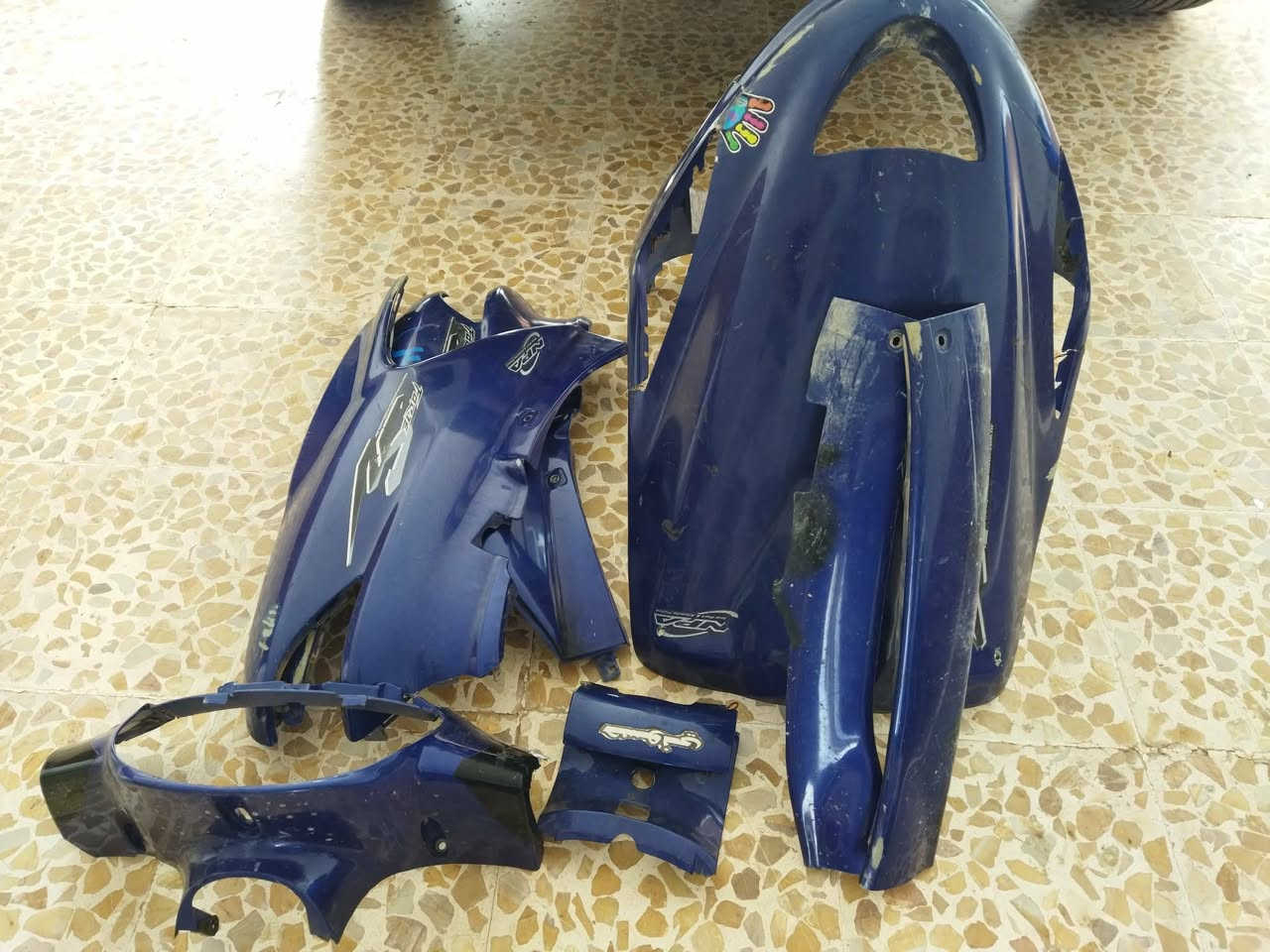 كبريته+ كفرات فراشه للبيع الكبريته احسن نوعيه سعرها الجديد ب25الف نهايتها 20
كفرات مستخدم بس يعني بيها  كسر فقه الامامي چان مكسور من جهة وسويتها بل لحيم. والبقية كلها بدون كسر   سعرها ثنينهن ب 45 بيها مجال الطيبين ***********
