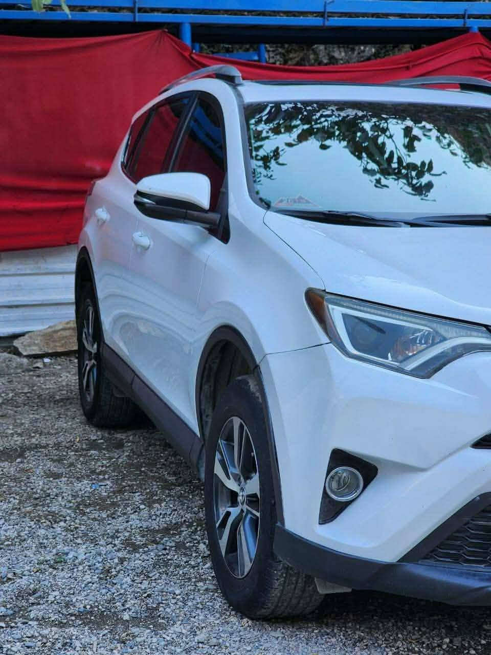 RAV4 2018   XLE   سعر165ورقە
راف4 ، موديل2018، مواسفات Xle ، بصمە و شغال و فتحە فول ، بيها 2قطعە صبغ بدون دواخل بدون ايرباك ، تحويل وكالة شرط ،ماشي98ميل، مکان اربیل خلیفان سعر165ورقە
ر.م/***********
