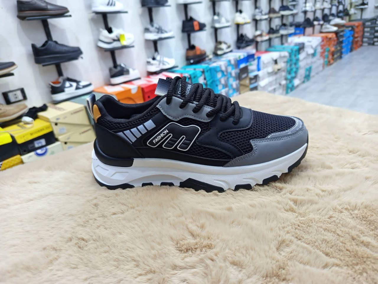 خصومات هائلة متوفرة في مجمع النجمة للأحذية السبورت الرجالية، 
جميع المقاسات 40/41/42/43/44/45/46 
بسعر 9الف فقط
توصيل مجاني لجميع المحافظات.


**إذا كنت صاحب هذا الإعلان وتريد حذفه لأي سبب، رجاءا أرسل رسالة إلى الدعم الفني**