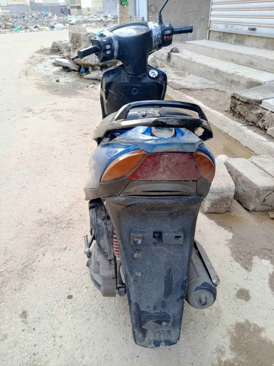 السلام عليكم
دراجه ماكس ١٤٠ 
للبيع 
سعرها ٤٠٠ وبيها مجال 
مجاني حي الإعلام قرب تقاطع درويش 
ه‍ ***********
