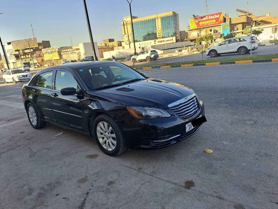 السلام عليكم
سي 200  موديل 2013 رقم بابل (( دولي )) سنوية مجددة لسنة 2031 
السيارة ((( بأسمي ))) تحويل مباشر 
كير ومكينة درجة اولى 
تبريد ثلج 
حدادية جديدة 
بيه صبغ جاملغ وربع البنيد فقط بدون دواخل 
السعر ((( 65 ))) وبي مجال 
مكان السيارة ((مركز الحلة ))
للاستفسار الاتصال على 
***********
