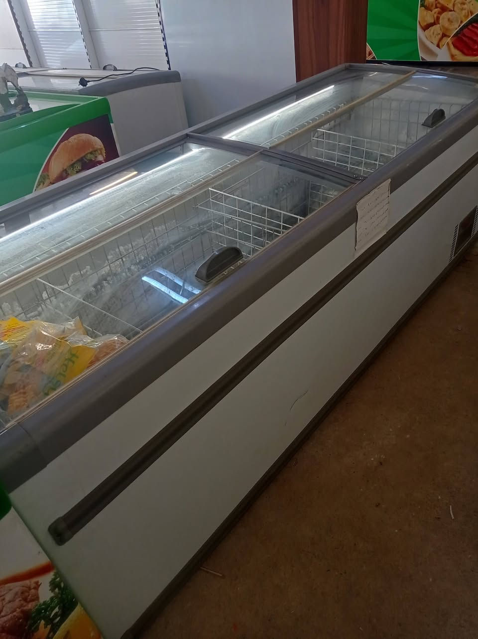 للبيع 
بسعر مناسب 
التواصل
7736407004
