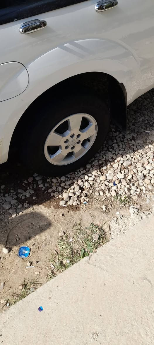 سلام عليكم.
بيكم نسيان نيفاره 
موديل ٢٠٠٩ السياره مكفوله كفاله عامه رقم سليمانيه سنويه ال ٣٠     بسمي تخم تاير صدر جديد كهربائيات كله شغاله دوشمه تبريد تدفئه كفاله 
ملاحظه السياره محوره تحوير الشمال مكينه وكير ياباني 
السعر ١١٠ بيه مجال للشراي الجاد.للاستفسار أكثر ***********
