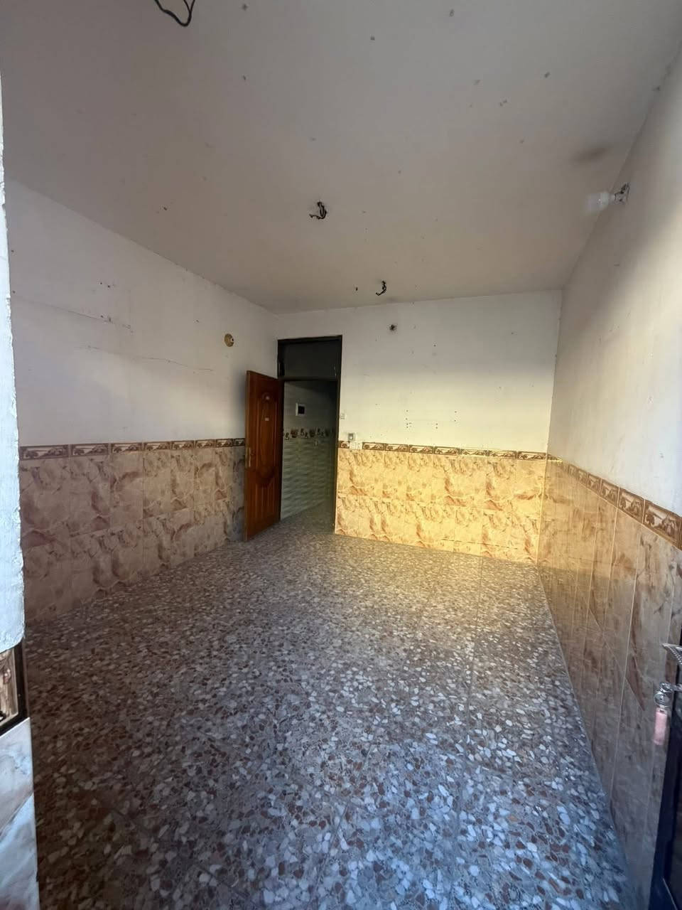 مشتمل للاجار الشعب خلف مطعم حجي عادل ٥٥ متر
استقبال وخدمات ومطبخ مع غرفتين نوم البيت 

كلش نضيف السعر ٤٠٠ قفل 

معروض بمكتب الكناني ***********
