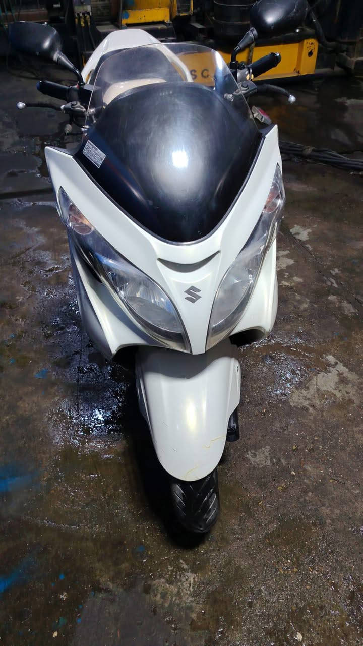 دراجه سكاي ويف بصمه  ياباني سرعتها 160 مراوس بدراجه مكان بغداد بلديات تقاطع الكهرباء ***********
