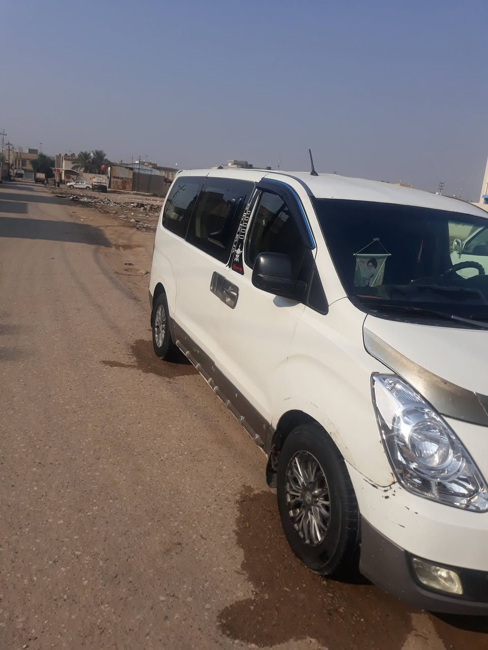 السلام عليكم  .....للبيع ستاركس م 2012 محوره مسكر  رقم المحافظة 19 سنويه ل31 مصفره هيئه وغرامات جاهزه مكينه وكير كلهه شغاله السياره بيهه ضربه جاملغ امامي السعر 155$ ...
***********
